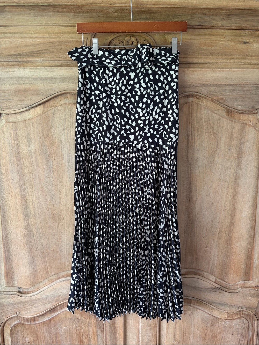 Bardot Black and White Leopard-Print Pleated Midi Skirt belted + zipper back US6